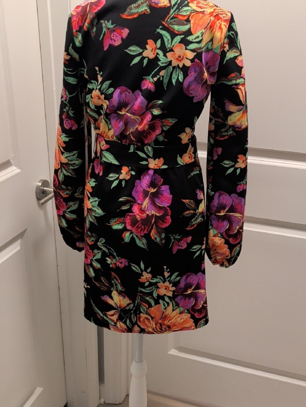 SIENA $128 NWT Size 4 Black Floral Wrap Dress with Orange & Purple Blooms - Picture 7 of 11